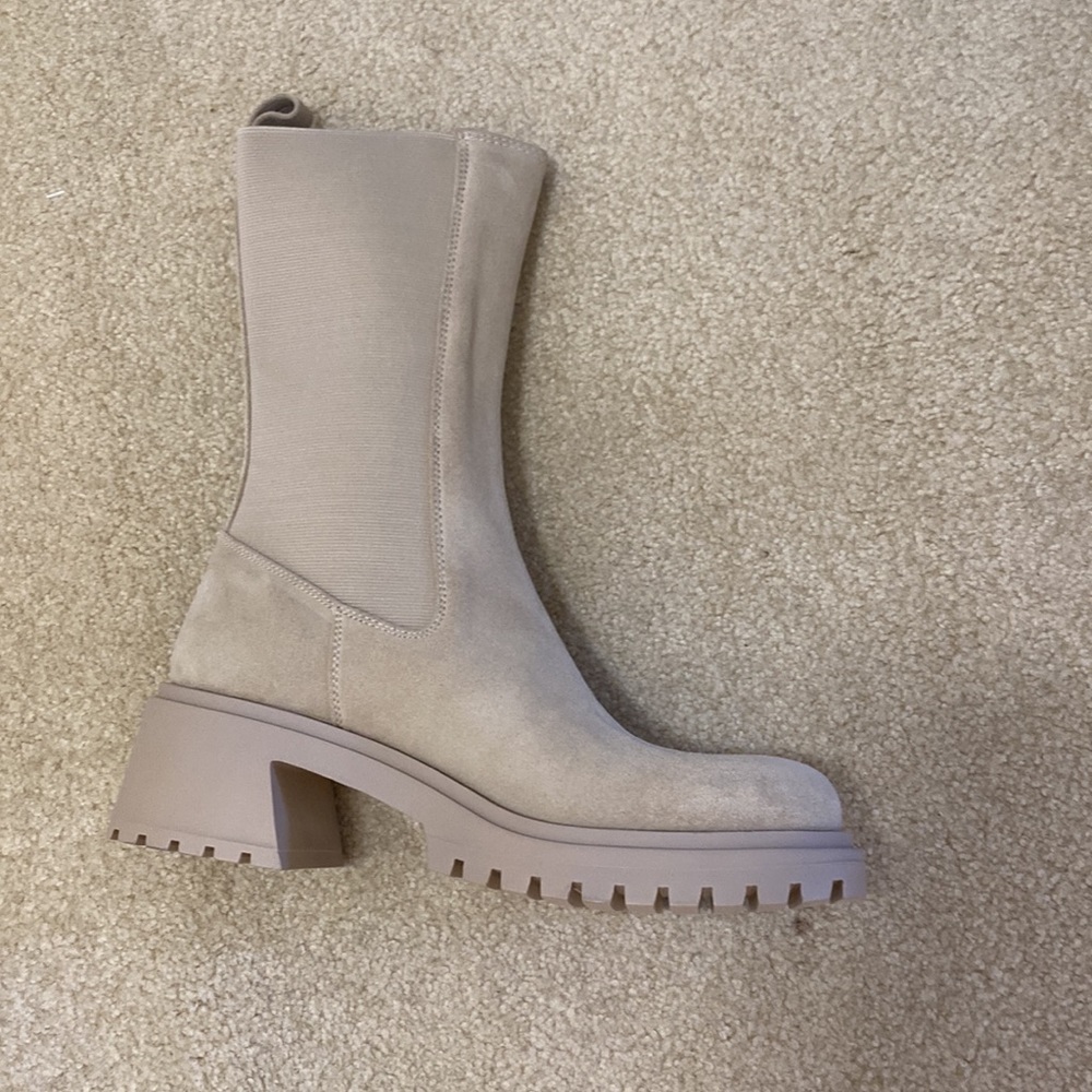 STEVE MADDEN
Women's Hesitant Lug-Sole Chelsea Booties - Picture 6 of 11